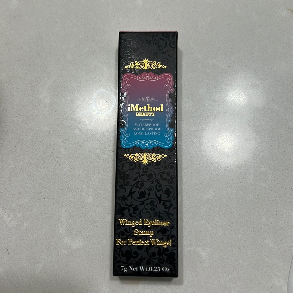 IMethod winged eyeliner